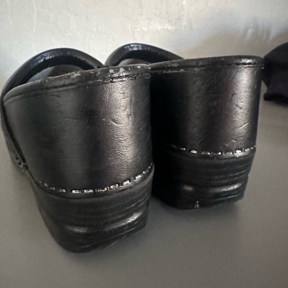 Dansko Black Professional Clogs with Slip-Resistant Sole - Picture 6 of 8